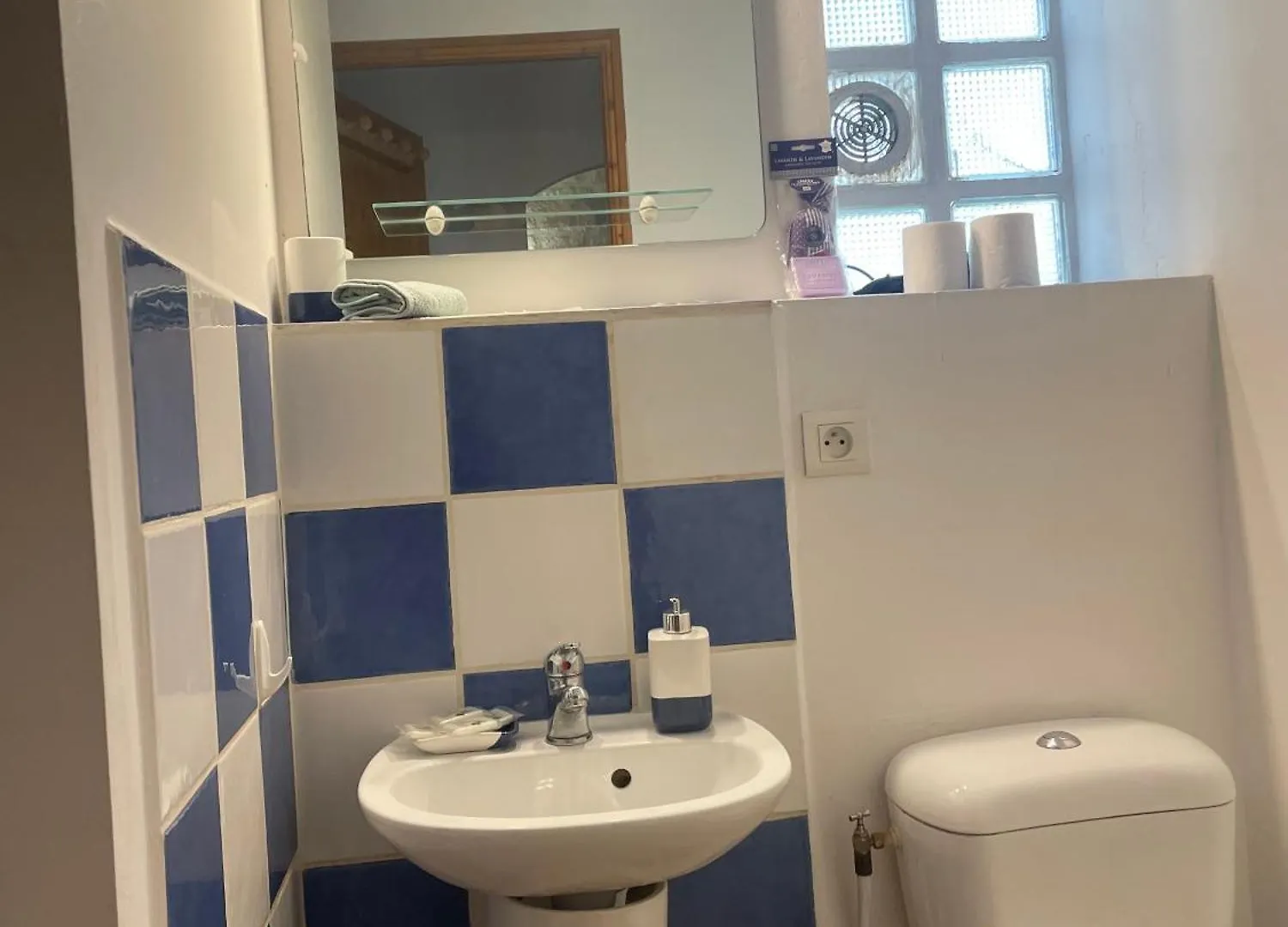 Appartement Avignon Intra-Muros 0*,